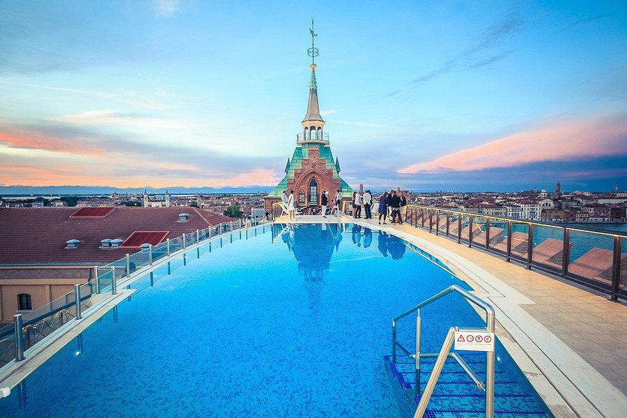 Bể bơi của Molino Stucky Hilton tại Venice